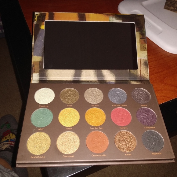 Makeup Bundle - Picture 3 of 8